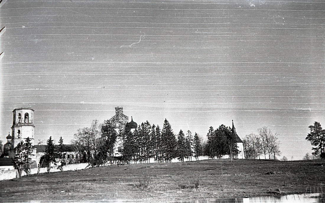 Иверский монастырь (в 1960-х на территории находилась лесная школа для детей, больных туберкулезом), 1967-68 гг.