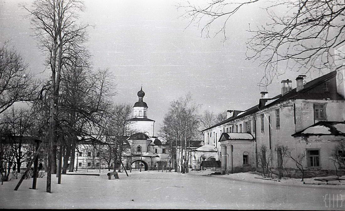 Иверский монастырь (в 1960-х на территории находилась лесная школа для детей, больных туберкулезом), 1967-68 гг.