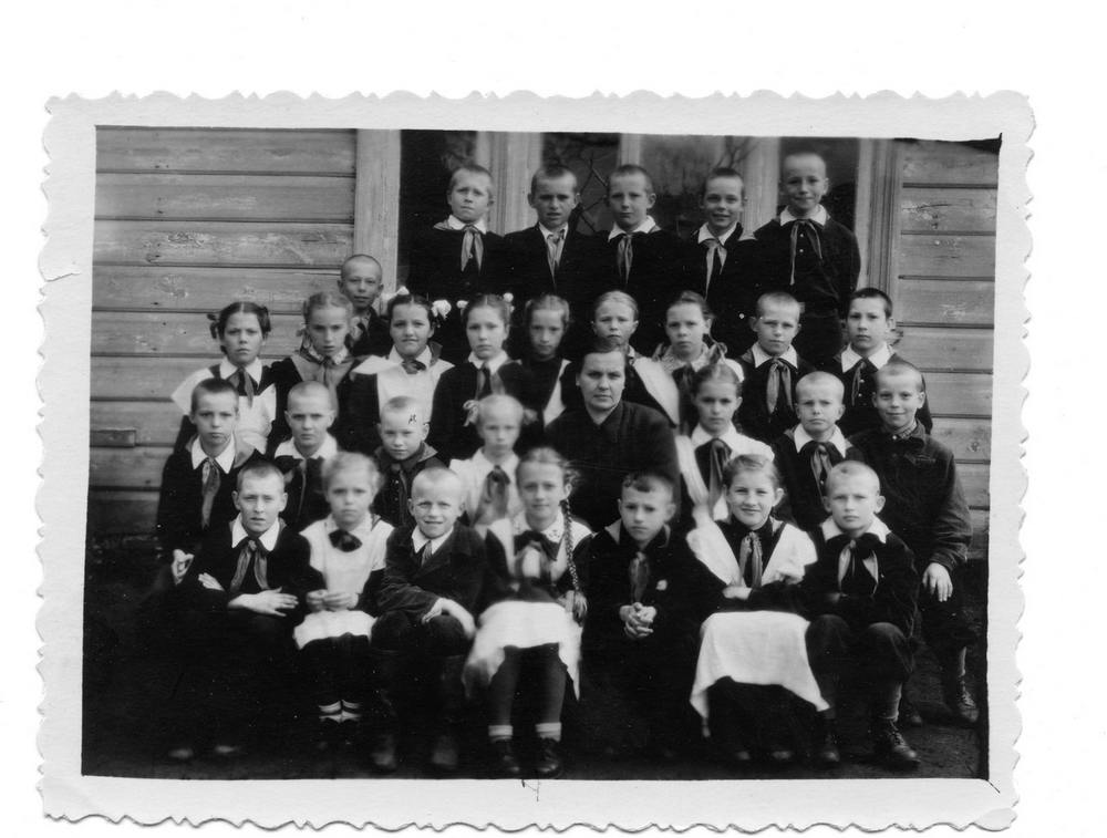 Школа №4, 1950-е. Из архива JdValday