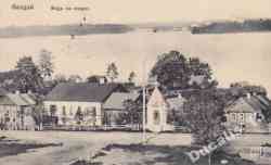 Начало XX века, вид на озеро от Пожарного депо (кинотеатр Темп), на переднем плане дома по ул. Народной